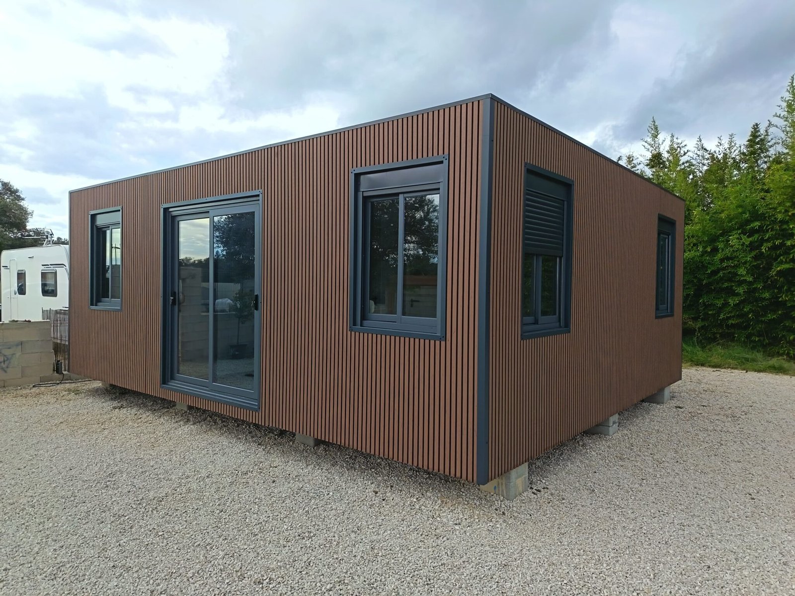 Modules PACA MODUL superposés R+2 sur site industriel à Cadarache